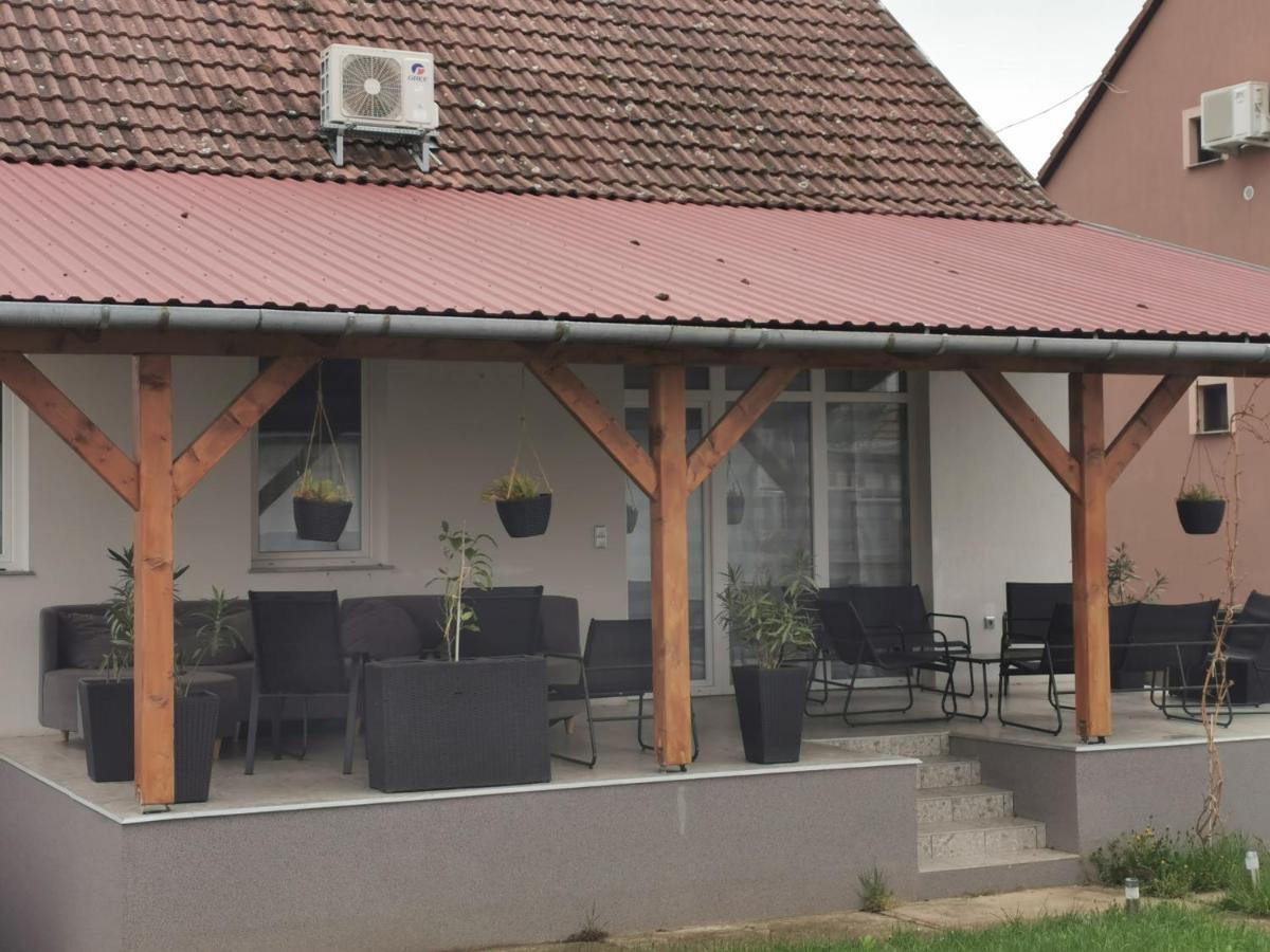 Szomszéd Ház 1